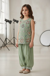 Festive Hues, Flawless Grace